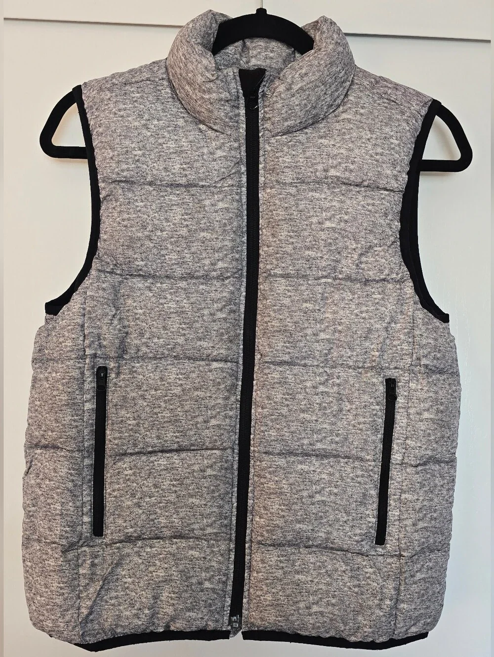 GAP Kids - Grey & Black Sleeveless Puffer Vest With Zipper Pockets